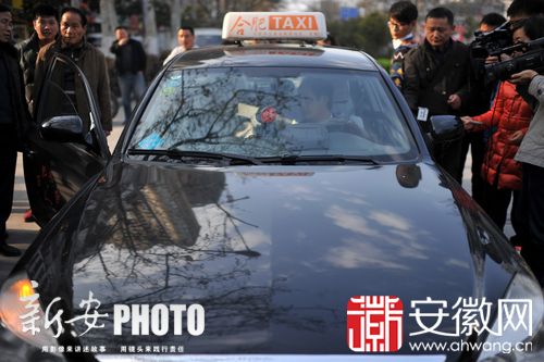 合肥运管处开展专项行动 15分钟连查3辆拒载出