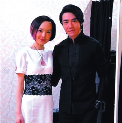 俞灏明晒与鲁豫合影 伤后出镜面容变化<em>大</em>[图]-