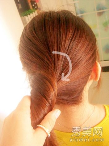 马尾怎么扎好看+甜美系侧扎发教程【图】【3】