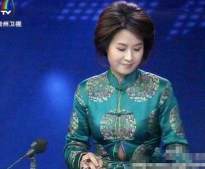 <em>央视女主播文静</em>卖萌爆火 主播靠啥搏眼球/图【