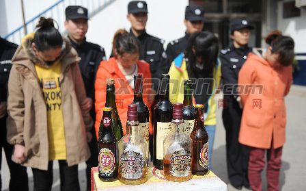 西安:<em>美女微信</em>搭讪相约酒吧 3小时喝掉1.2万--