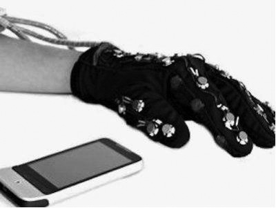盲人短信手套 可与智能手机实现蓝牙连接