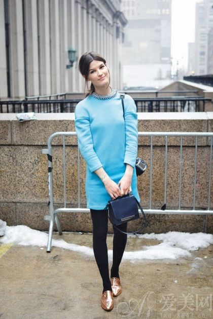 百搭T恤 轻松搭配出8种春日风格[9P] - 『时尚生