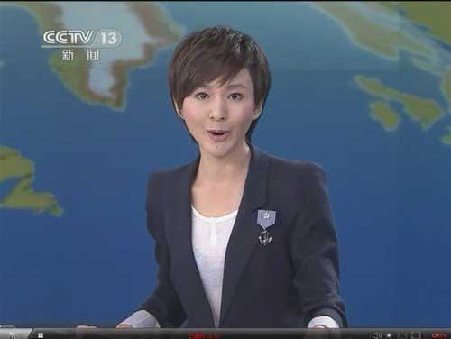 主持人打呵欠工作人员闯入镜头 揭直播中的尴尬