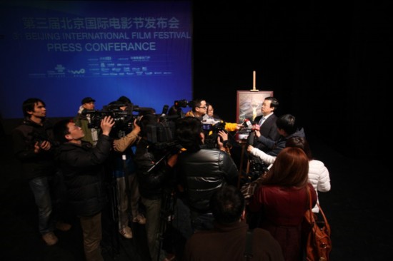 北京国际电影节组委会常务副秘书长赵志勇接受媒体采访图片