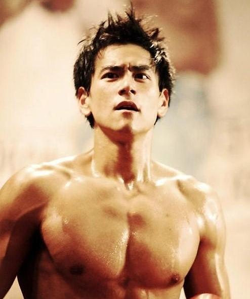 清华学霸肌肉男引惊叹 盘点娱乐圈明星肌肉男