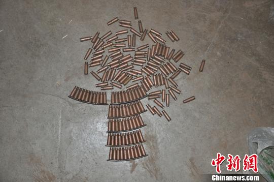 辽宁朝阳警方24小时破获特大持枪抢劫杀人案
