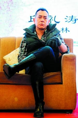 释小龙助理溺亡 黄秋生 去跳楼收视更好