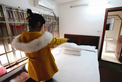 女孩輕信閨密邀請異地赴約被禁旅店賣淫（圖）