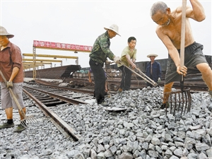 廈深鐵路潮州段完成鋪軌 閩粵兩省交界地段完全接軌