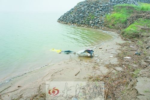 司机撞飞男孩逃逸返现场将尸体装袋抛入黄河