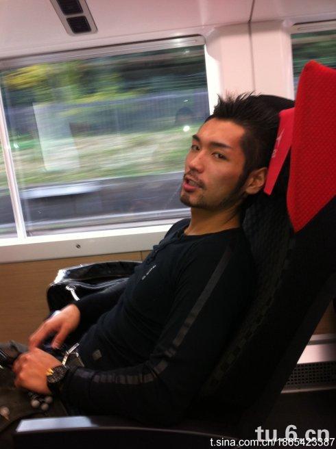 ... 日本同性恋成人电影演员,他的死因是因为盲肠炎
