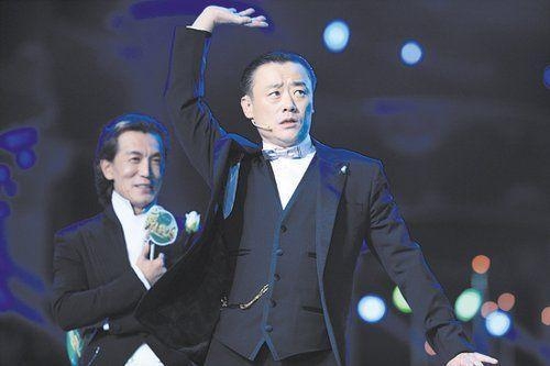 李咏、周立波合作主持《舞出我人生》(资料图)