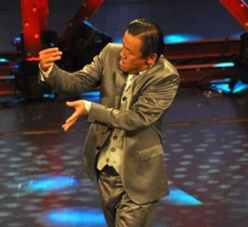 周立波李咏闹翻画面南北名嘴四次过招[组图]