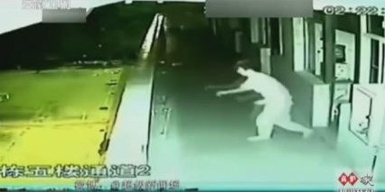 大学生梦游跳楼死亡 网友称太惊悚太诡异