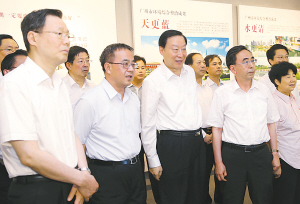 江苏省党政代表团在南粤学习考察 胡春华罗志