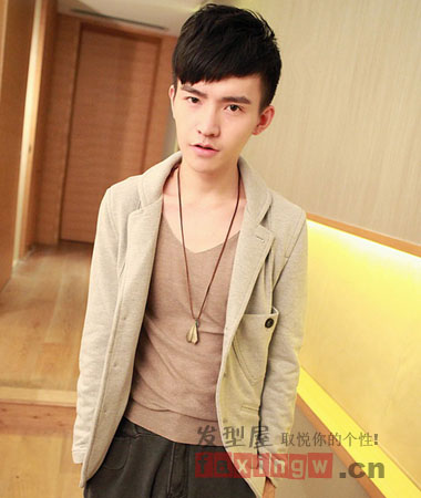 夏日清爽帅气男生发型 抓住打动女生的第一印象