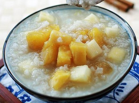 多地连发营养餐中毒事件 企业承认降低配餐质