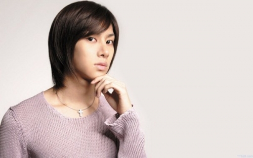 潮汕帅哥面如冠玉目若朗星 完胜韩十大花美男