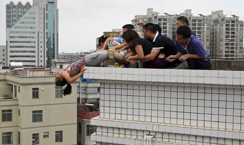 中国自杀人口_中国每年25万人死于自杀-我国每年25万人死于自杀 系青壮年人群(2)