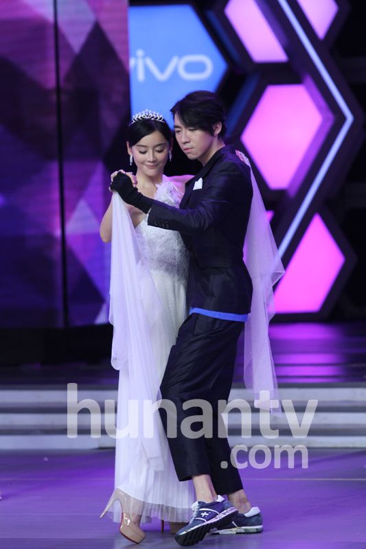 《爱在春天》亮相快乐大本营 俞灏明公开与Se