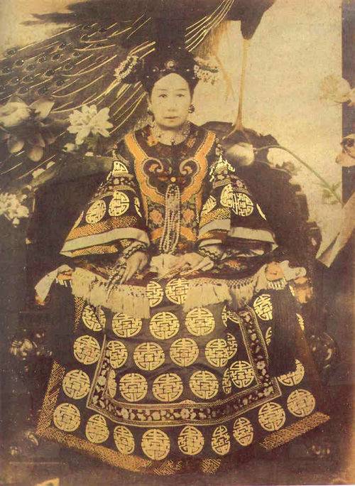 孙殿英夜盗东陵:慈禧尸身长满白毛