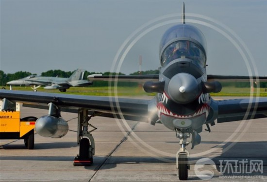 哥伦比亚空军\超级巨嘴鸟\战机