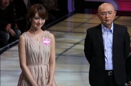 清华北大校花战:奶茶妹妹章泽天vs葡萄酒皇后袁