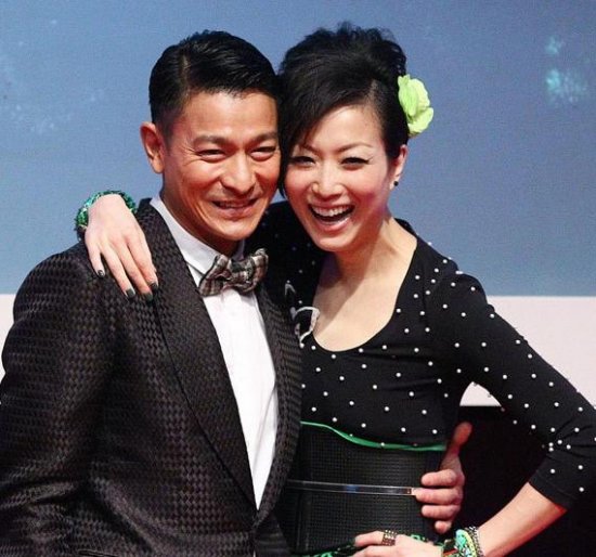  刘德华郑秀文 十年首度合唱情歌 两人默契十足