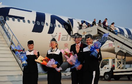 西安首条直飞欧洲航线昨首航