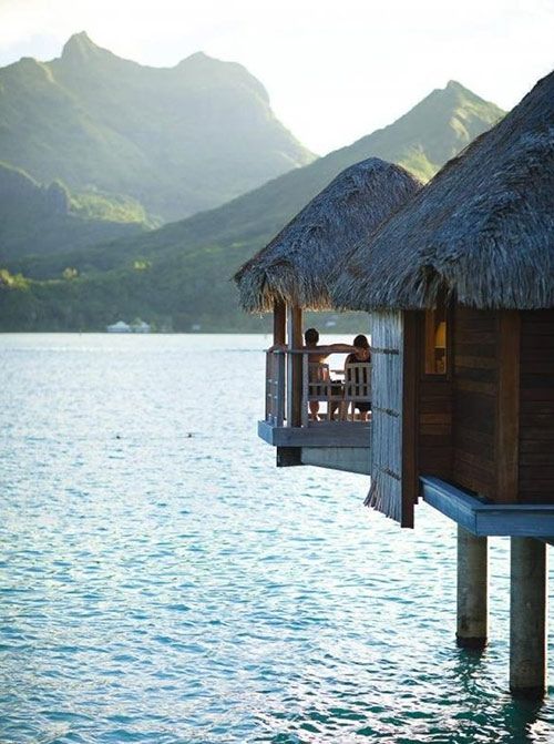 在水一方的唯美景致 世界5大梦幻水上廊房