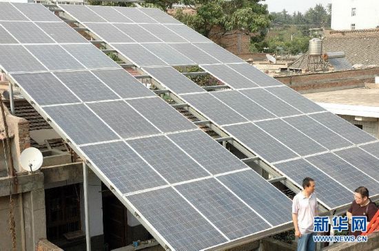 陕西居民投资7万元建起家庭光伏发电站--中国