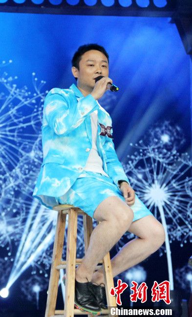 《中国最强音》十二强 欧弟与选手比拼高音(组图)