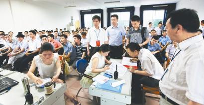 四川巴中公务员考试首次推行考号、考室、评委