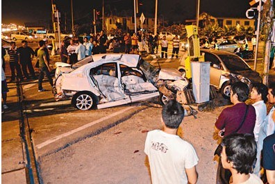 香港一家四口马来西亚自驾游撞火车 1死3伤(图