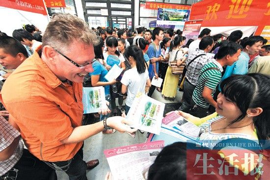 今年广西本科计划扩招上万人 多所名校在广西扩招