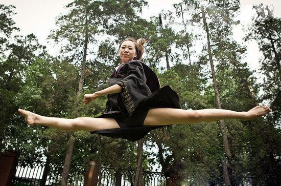 寂寞的大学生活 <em>搞笑</em>是正经事【14】--人民网广