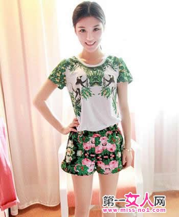 <em>印花短裤如何搭配</em>才时髦 腿粗女生的大救星 --