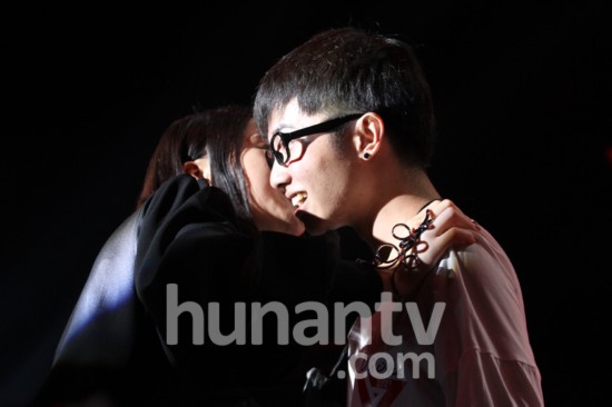 左立《董小姐》唱出纯美爱情 快乐男声长沙区