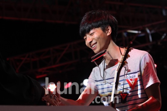 左立《董小姐》唱出纯美爱情 快乐男声长沙区