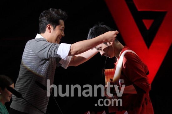 左立《董小姐》唱出纯美爱情快乐男声长沙区十