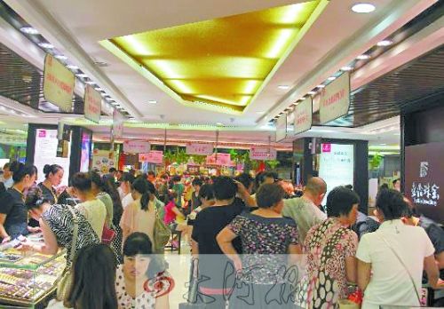 低价诱惑下，“中国大妈”们卷土重来