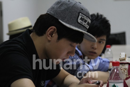 2013长沙快男十强接受访谈 火星哥华晨宇害羞