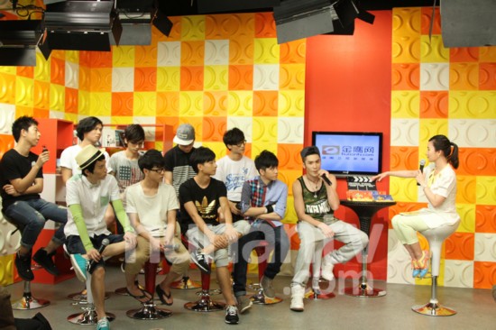 2013长沙快男十强接受访谈 火星哥华晨宇害羞