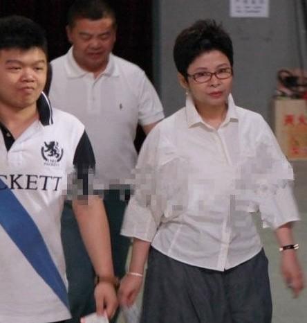 董文华的丈夫