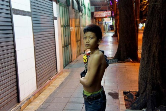 图片故事:泰国未成年男妓的<em>辛酸</em>生活【12】