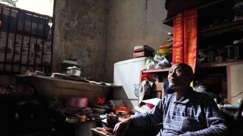 抗战老兵住公厕 情报老兵曾干掉“伪市长”