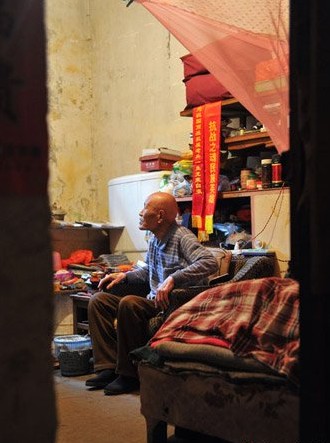 抗战老兵住公厕 情报老兵曾干掉“伪市长”