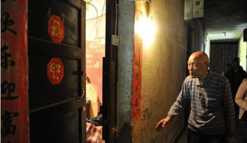 抗战老兵住公厕 情报老兵曾干掉“伪市长”