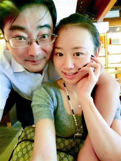正愈演愈烈,作为前中国旅游与经济电视台的主持人,纪英男深谙传播之道